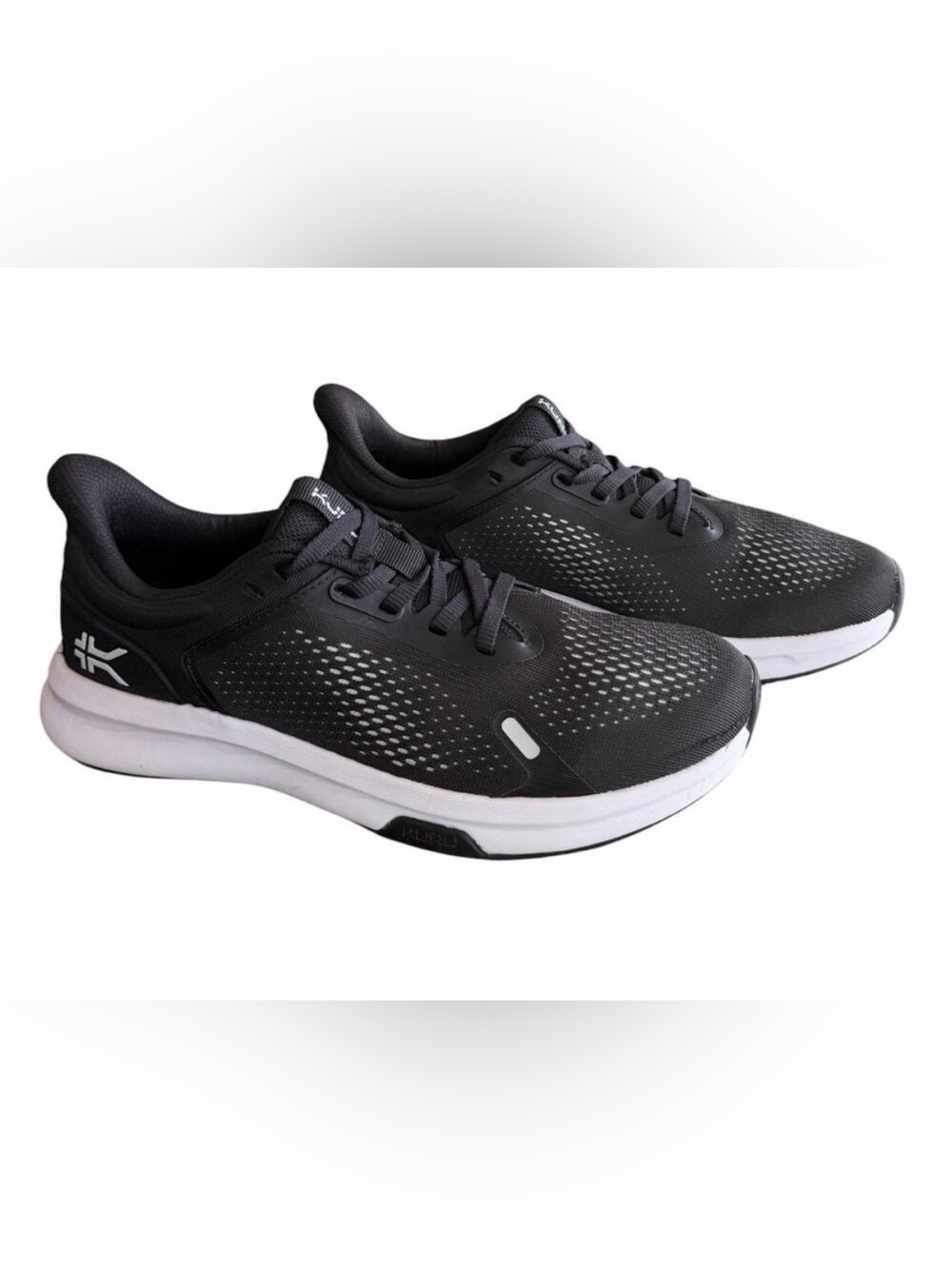 Kuru Atom Fusion Sneaker Jet Black White Women’s 8.5 Med Athletic Gym Walk Run